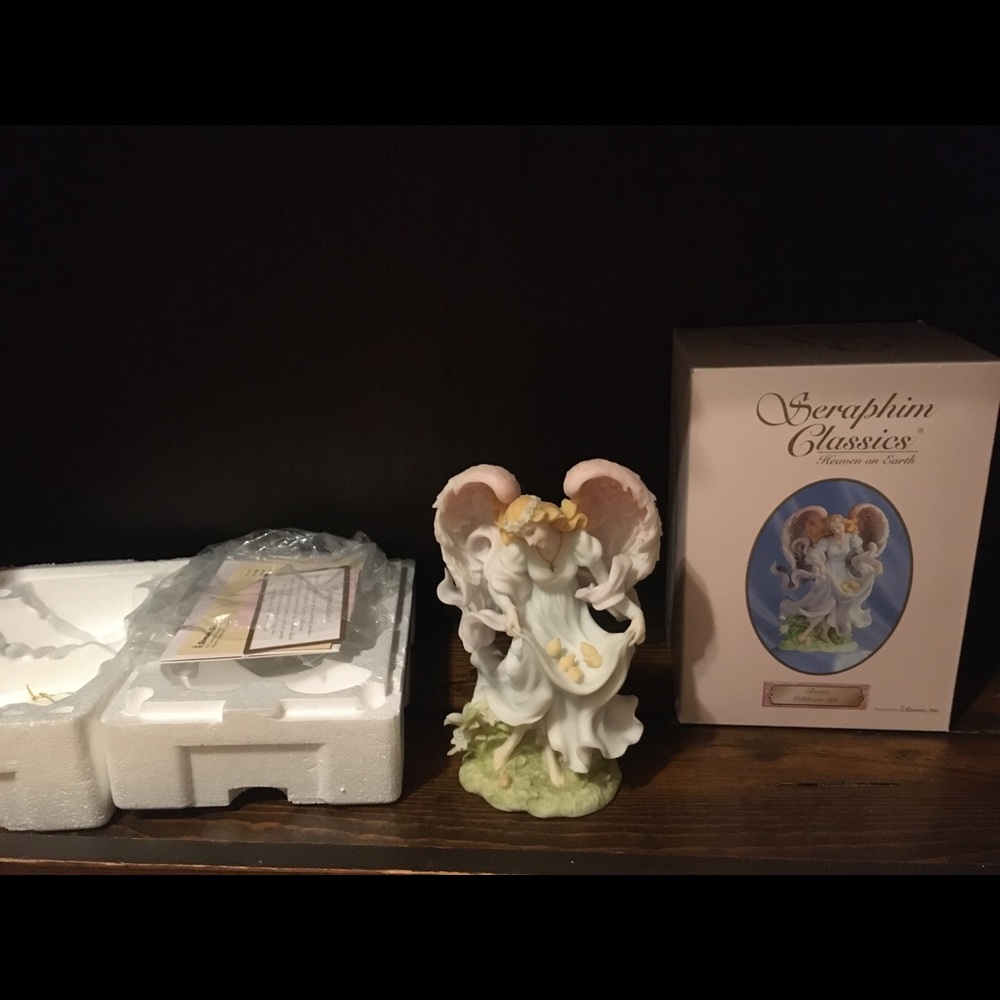Seraphim angel- Renee-EUC-includes original box and papers